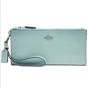 ✨Coach wristlet/wallet
